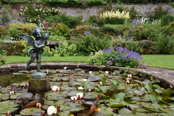 2048-1365-Acorn-Bank-National-Trust-Melvin-Jefferson Acorn Bank, National Trust Images/Melvin Jefferson