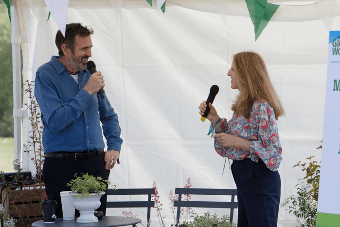 Subscriber lounge talks